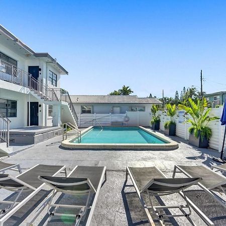 Waves On Desoto Rental Unit With Pool 할리우드 외부 사진