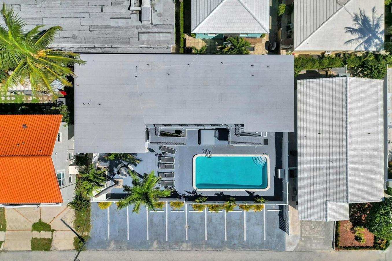 Waves On Desoto Rental Unit With Pool 할리우드 외부 사진
